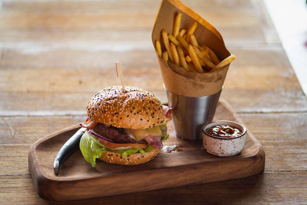 Village Hotel Newcastle Holystone  Restaurant photo