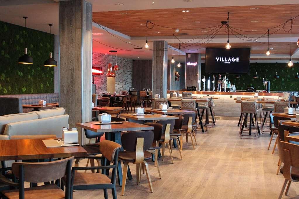 Village Hotel Newcastle Holystone  Restaurant photo